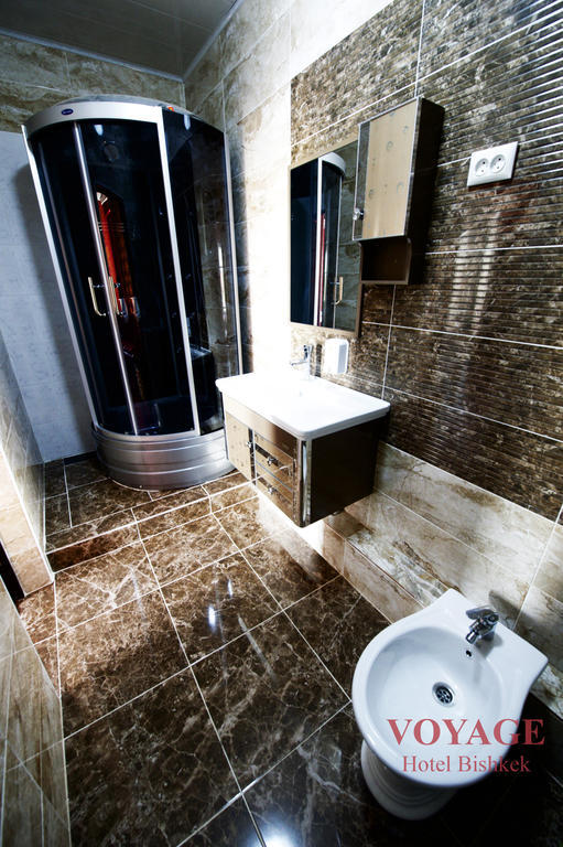 Voyage Hotel Бишкек Екстериор снимка