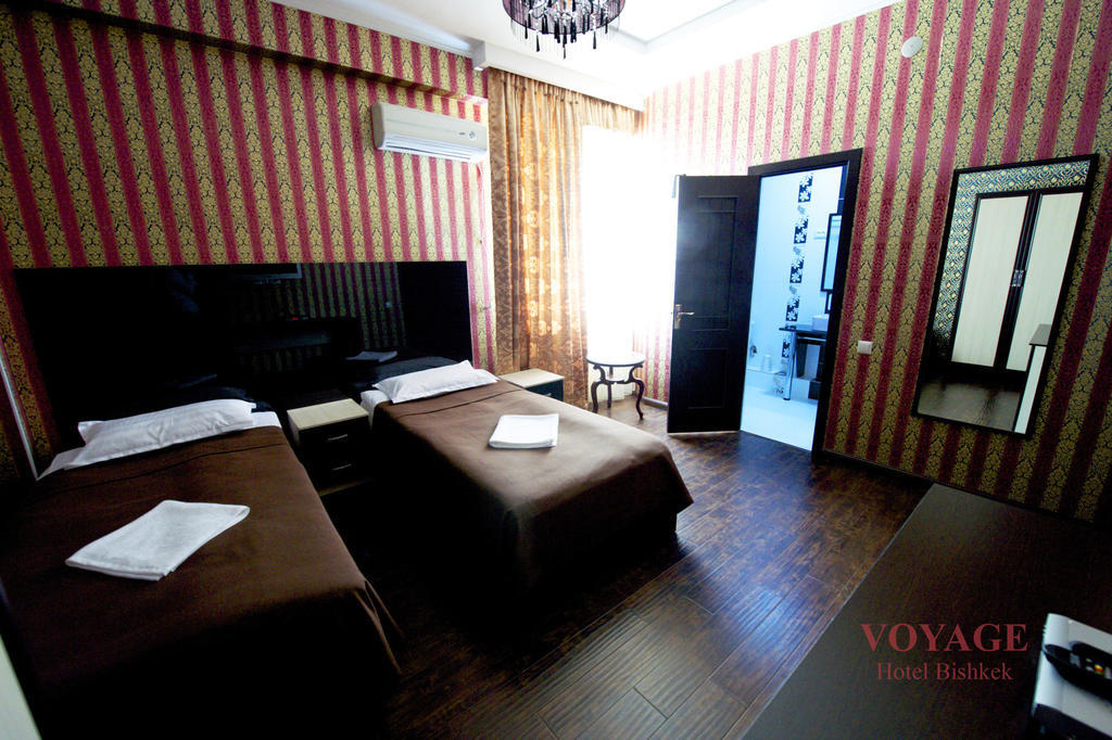 Voyage Hotel Бишкек Стая снимка