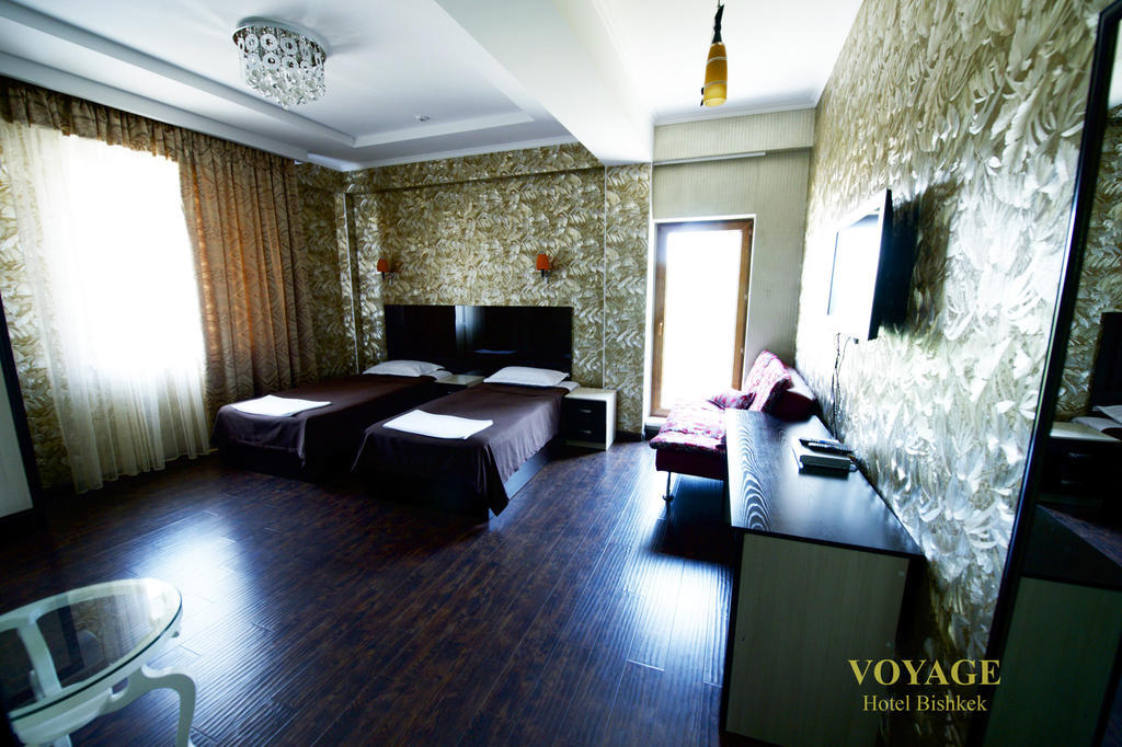 Voyage Hotel Бишкек Стая снимка
