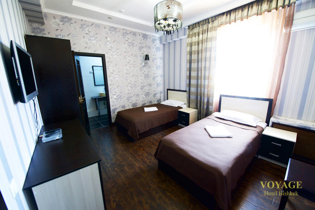 Voyage Hotel Бишкек Стая снимка