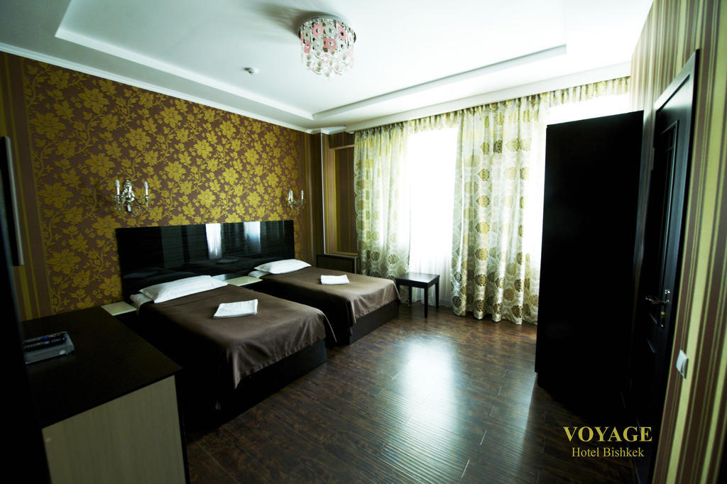 Voyage Hotel Бишкек Стая снимка