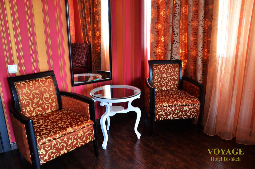 Voyage Hotel Бишкек Стая снимка