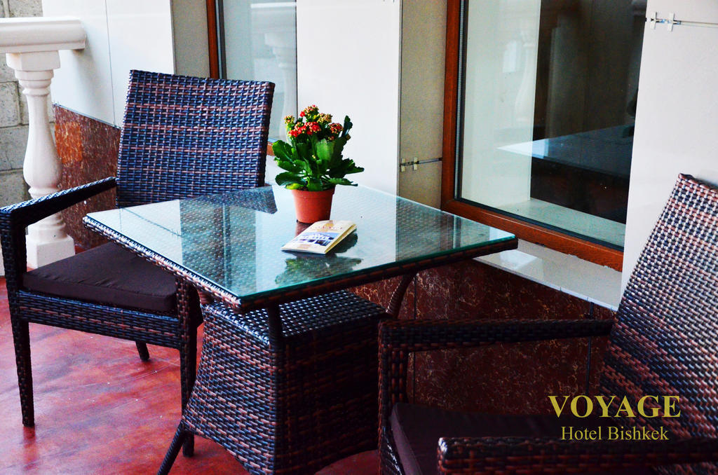 Voyage Hotel Бишкек Екстериор снимка