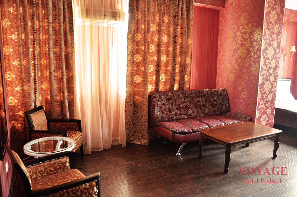 Voyage Hotel Бишкек Стая снимка