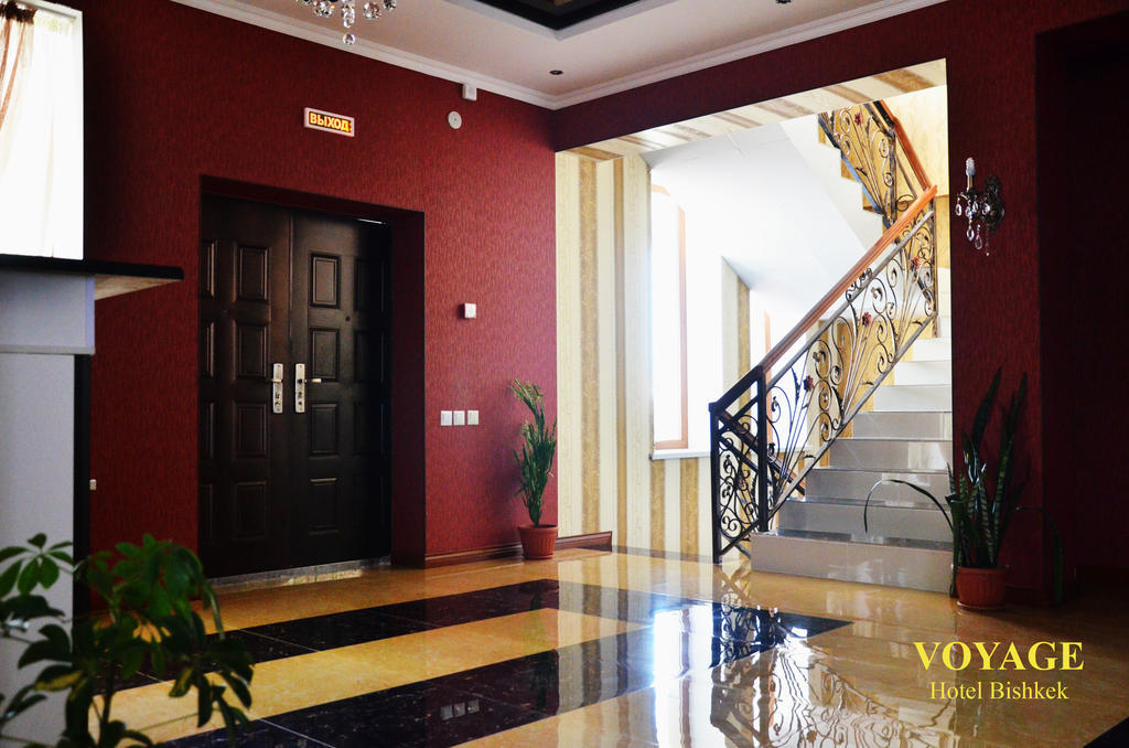 Voyage Hotel Бишкек Екстериор снимка