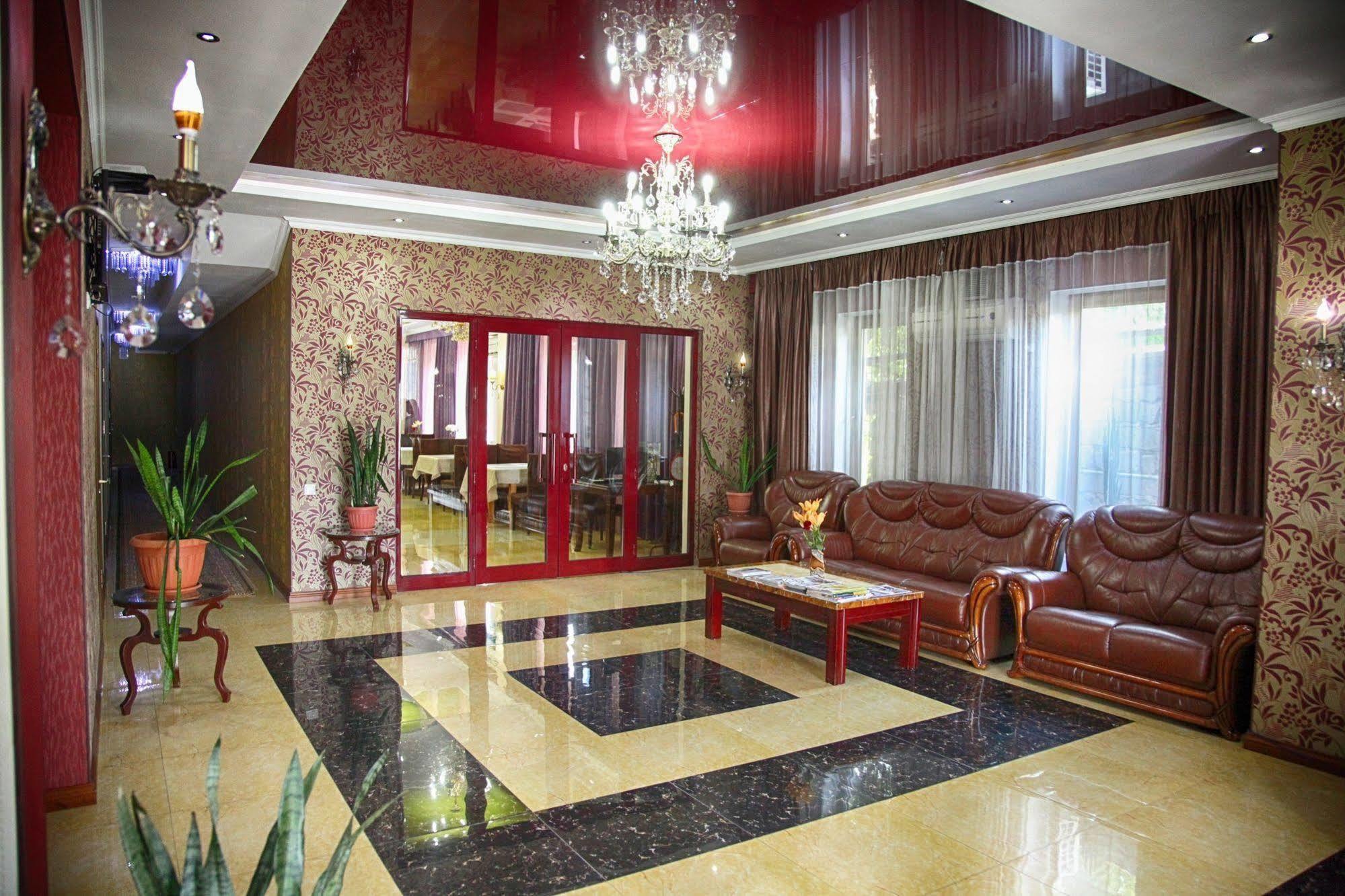 Voyage Hotel Бишкек Екстериор снимка
