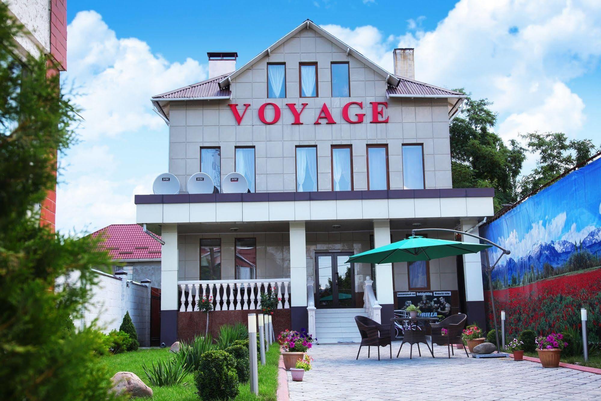Voyage Hotel Бишкек Екстериор снимка