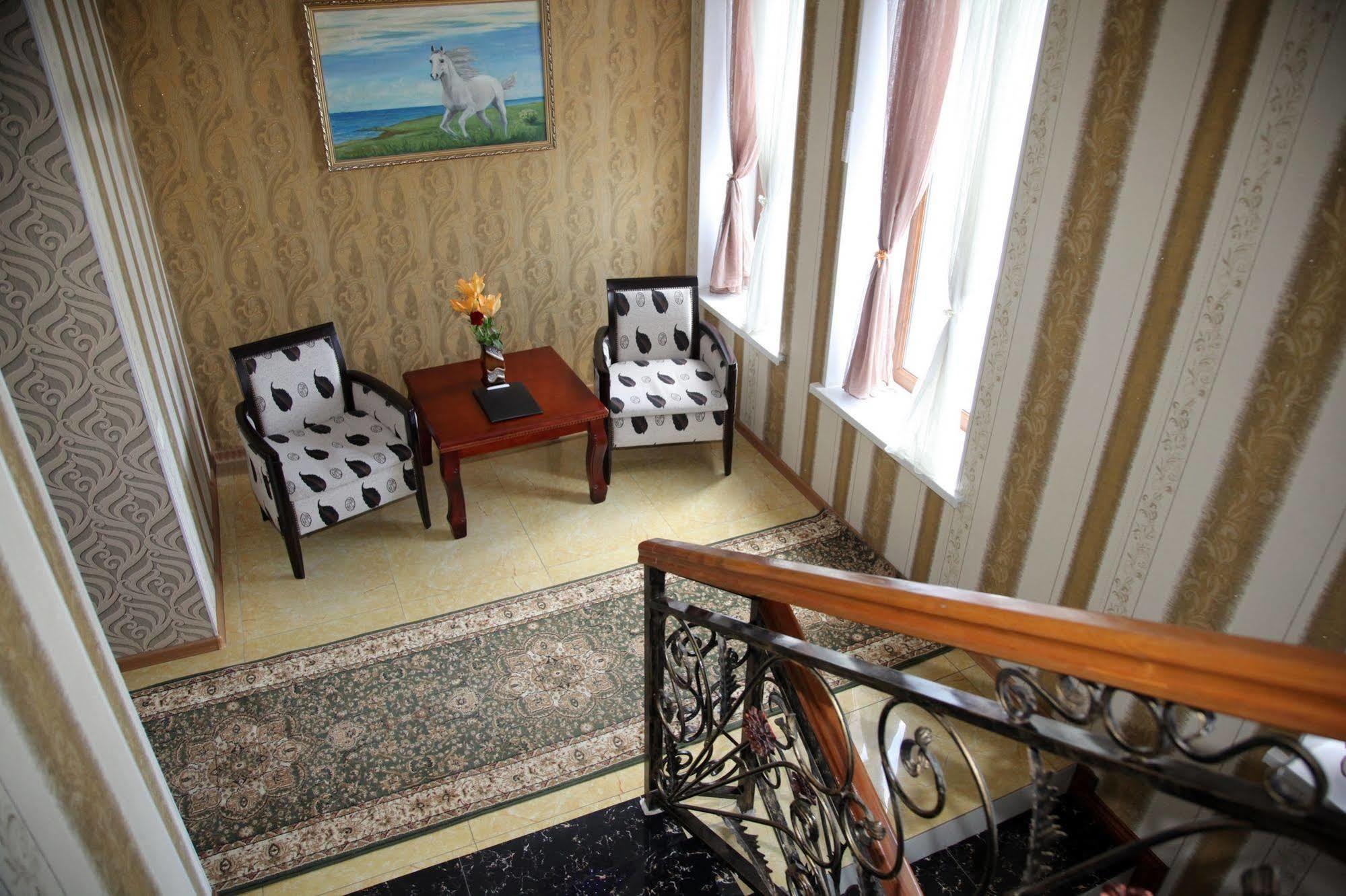 Voyage Hotel Бишкек Екстериор снимка